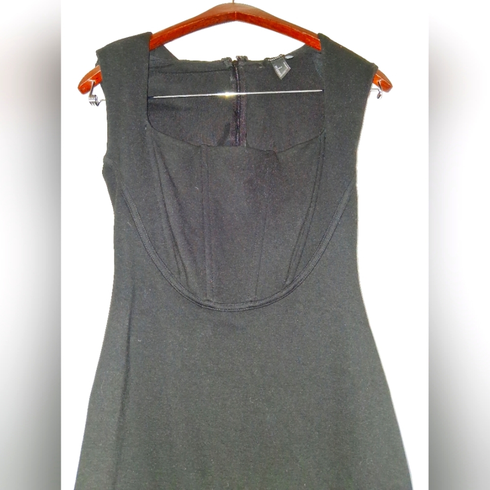 Elegant Black Sleeveless Dress